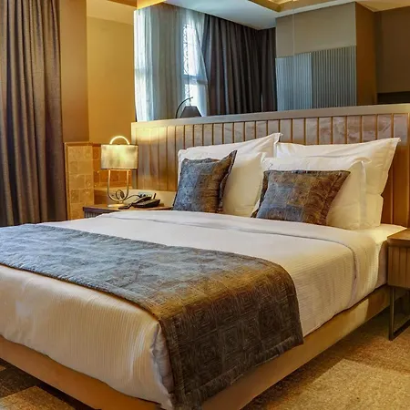 Four Mansions Hotell