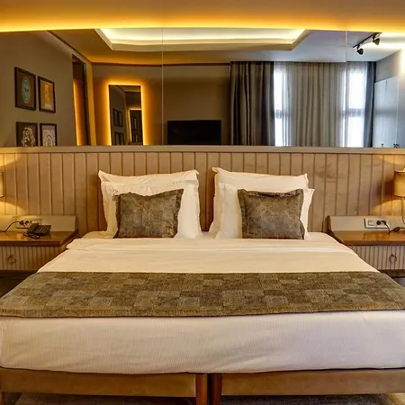 Four Mansions Hotel *