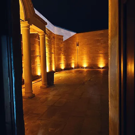 فندق Four Mansions قيصرية