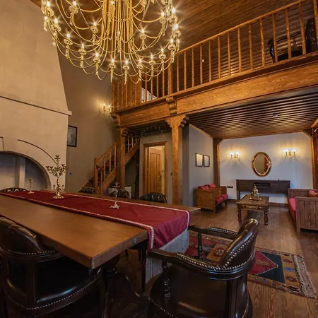 فندق Four Mansions *