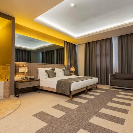 Four Mansions Hotell 5*