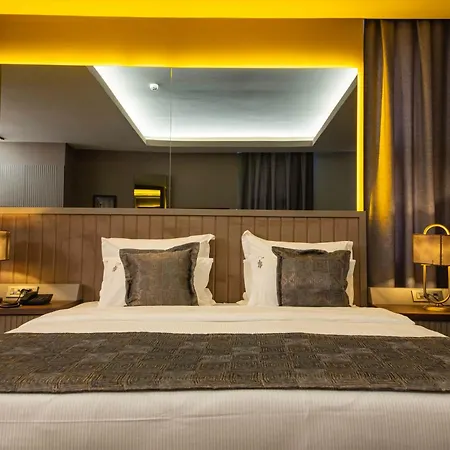 Four Mansions Hotell 5*