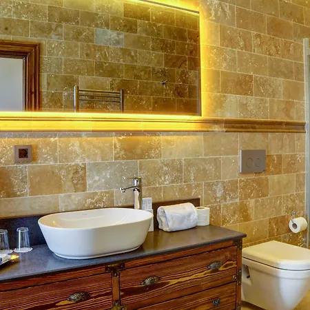 فندق Four Mansions