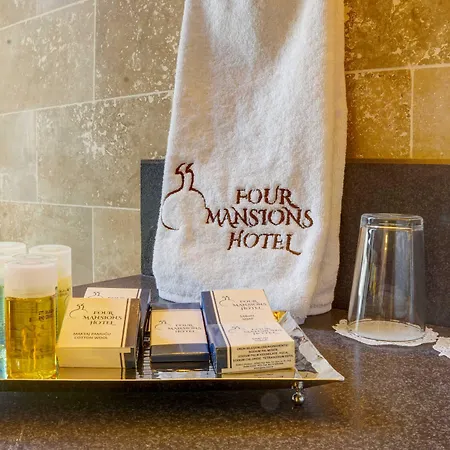 Four Mansions فندق *