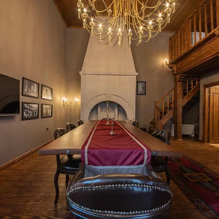 Four Mansions Hotell 5*