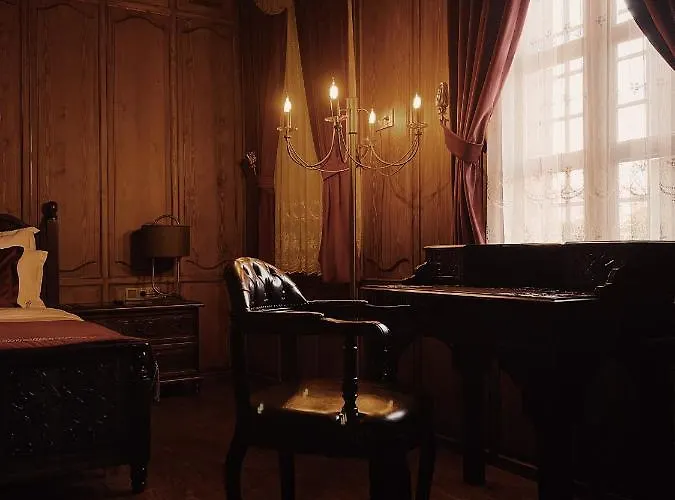 Four Mansions Otel *