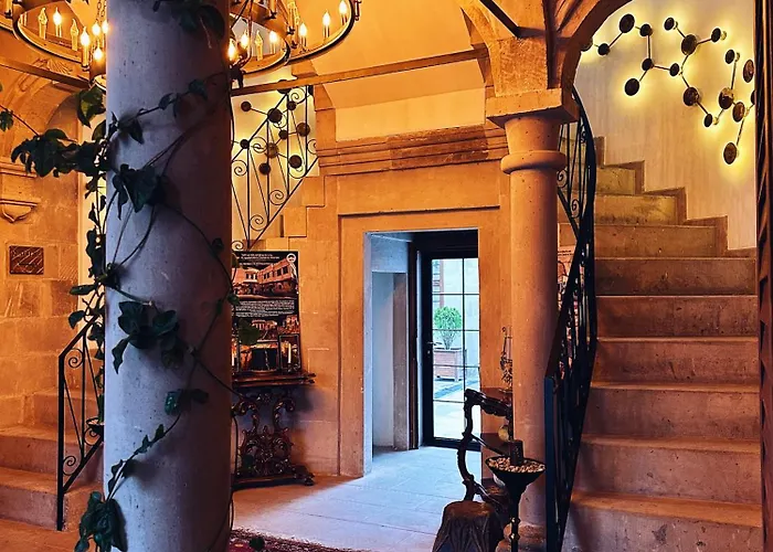 Otel Four Mansions *