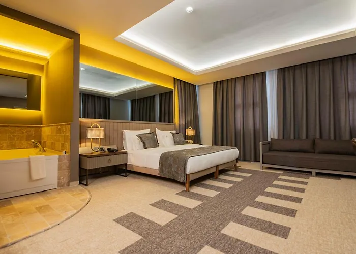 Four Mansions Hotel *