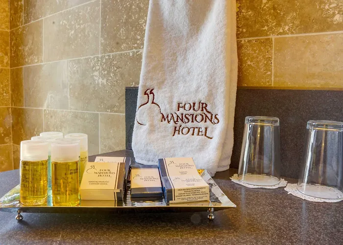 Four Mansions Otel *